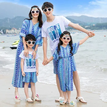 Еднакви комплекти за семейство, едно парче костюм впечатлява със своя бохемски стил за майки и дъщери, лятна плажна тениска за баща и син + шорти, дрехи за двойката на морето Изображение