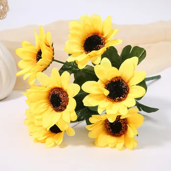 Изискан букет от изкуствени цветя: страхотна коприна договореност с ярки слънчогледи - идеално за всеки повод Изображение