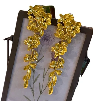 Xl Ретро-преувеличени обемни обици с цветя, Ультрадлинные Обеци, Златен Светлина, Луксозни обеци на рамото Изображение