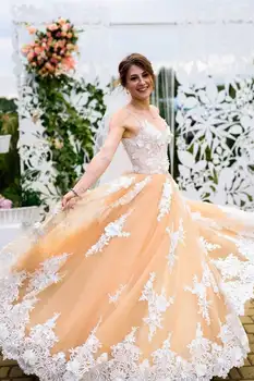 Нови Булчинска рокля цвят Шампанско 2024, Прозрачни Дантелени апликации с V-образно деколте и цветя, Сватбени рокли, Сватбена рокля De Noiva Изображение