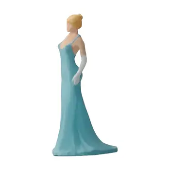 Модел момиче на вечерна рокля в мащаб 1/64, Оформление на фигурата на човек за хубава фигура на сцената Изображение